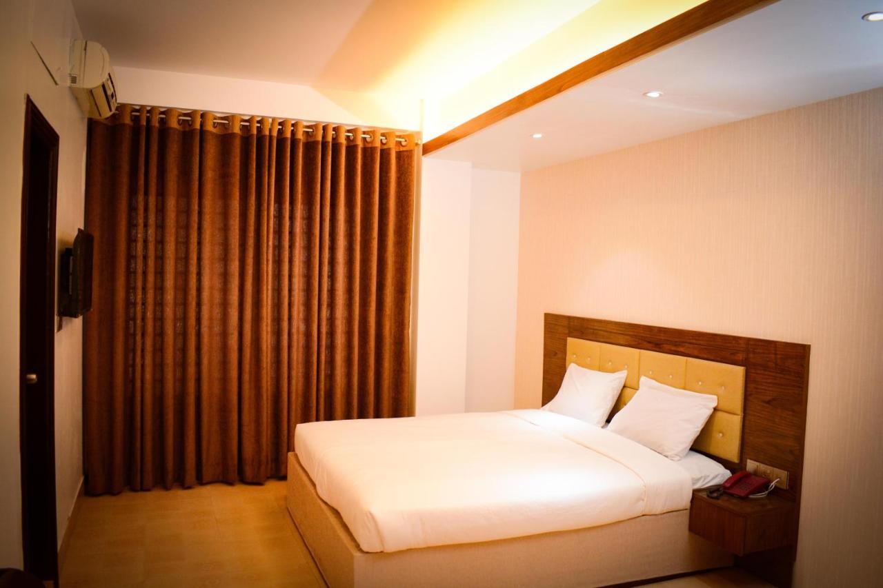 The Alina Hotel & Suites Chittagong Exterior foto