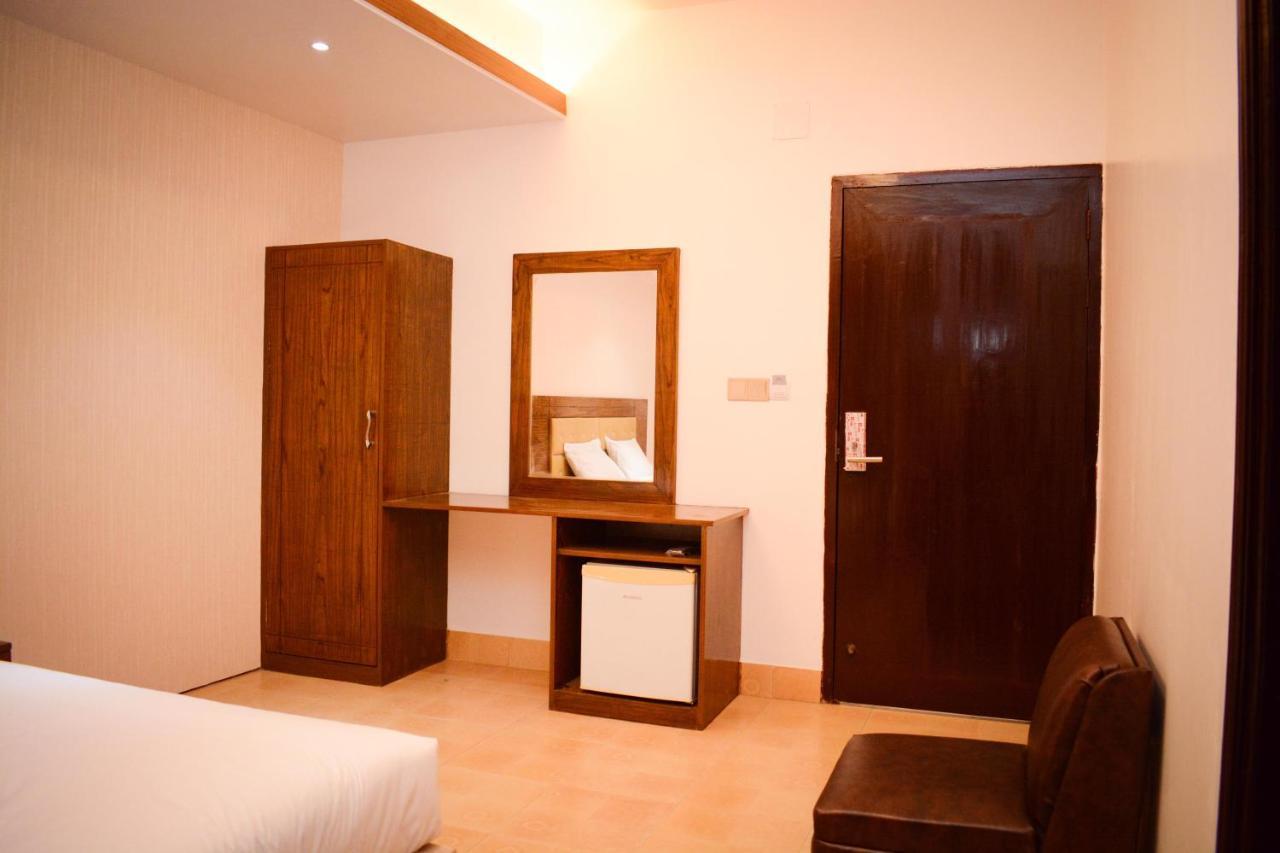 The Alina Hotel & Suites Chittagong Exterior foto