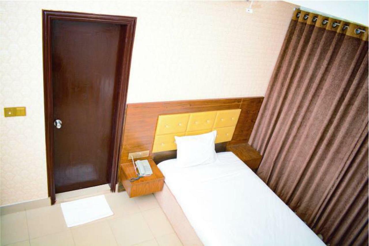 The Alina Hotel & Suites Chittagong Exterior foto